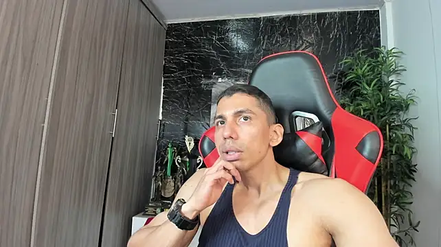 Erik_castle webcam show
