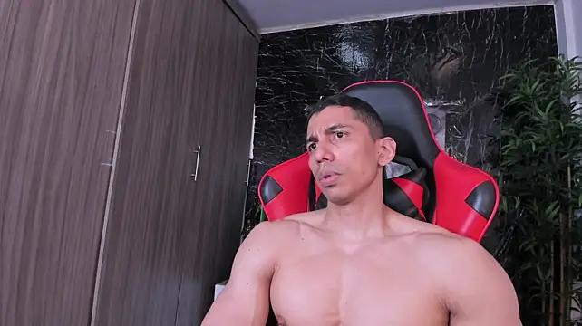 Erik_castle's Webcam Show