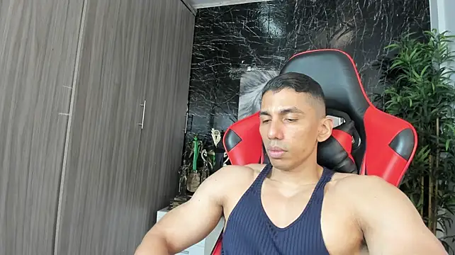 Erik_castle Adlı Modelin Web Kamerası Şovu