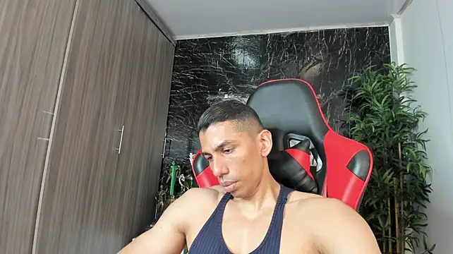 Erik_castle Шоу с уебкамера