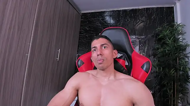 Erik_castle webcam show