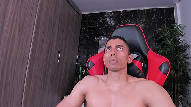 Erik_castle Show Webcam