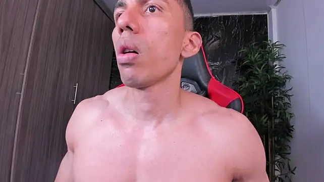 Erik_castle webcam show