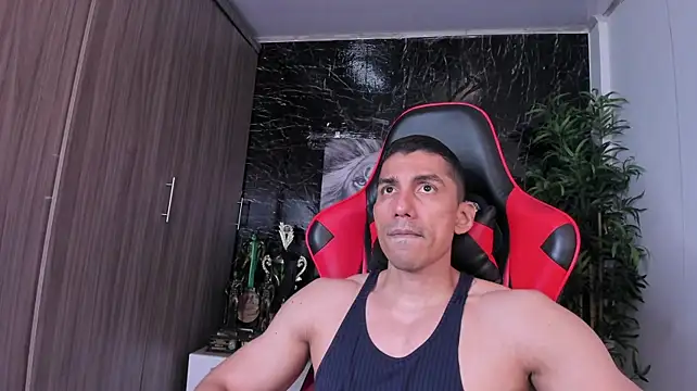 عرض كام Erik_castle