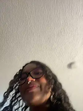 Bunny-fire's Live XXX Chat
