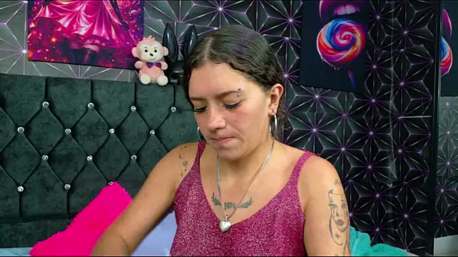 Sharlotshh's Live XXX Chat
