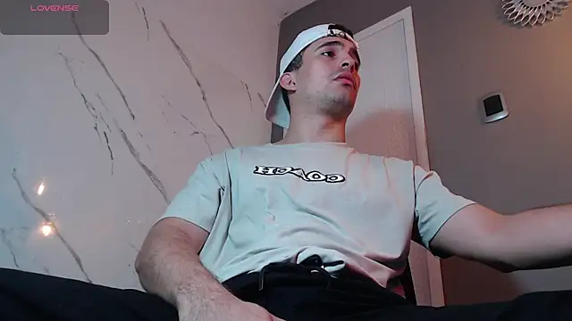 Pokazy przed kamerką – tanner-hard_