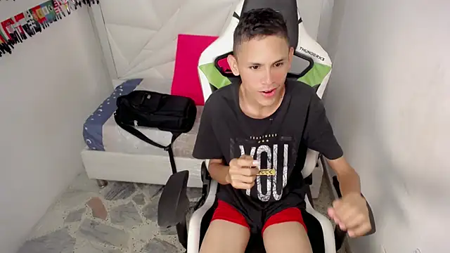 sombra_18's Webcam Show