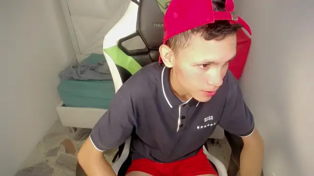 sombra_18 – webcam-show