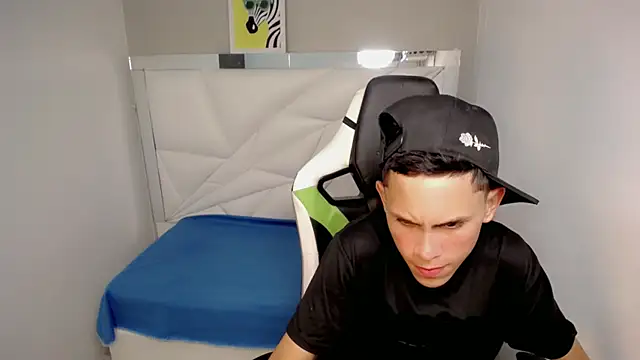sombra_18's Webcam Show