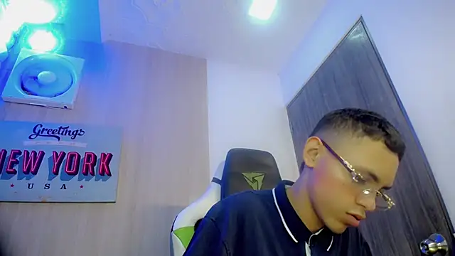 sombra_18 Adlı Modelin Web Kamerası Şovu