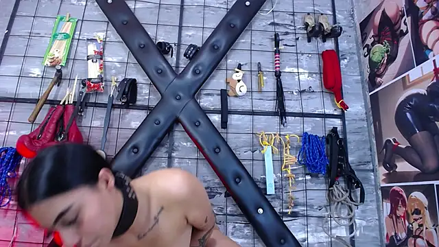Show modela Aiiko_Domme na web-kameri