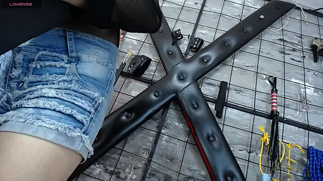 Aiiko_Domme Show Webcam