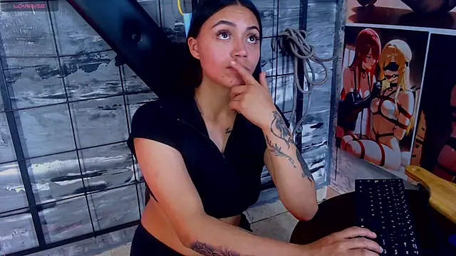 Aiiko_Domme ওয়েবক্যাম শো