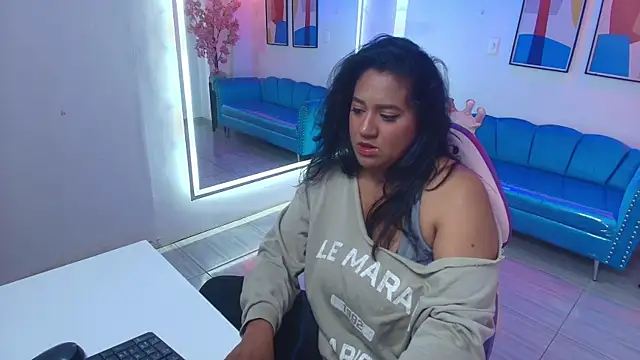 Isabella_rows' Live XXX Chat