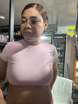 Chat +18 de Milan_rousse01 ao vivo