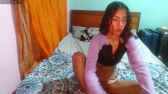 Sasha_raven live XXX chat