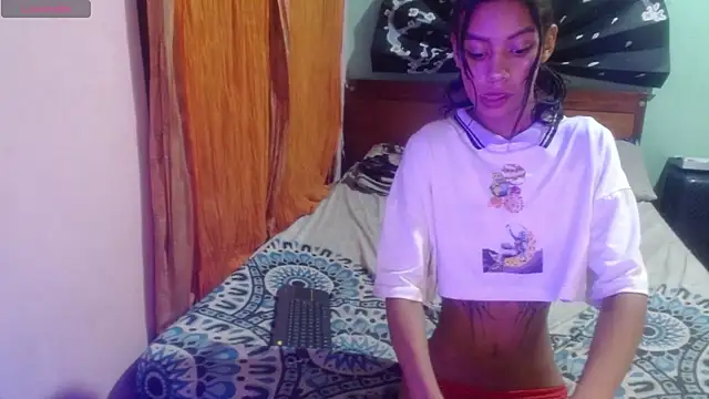Sasha_raven Adlı Modelin Canlı XXX Sohbeti