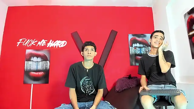 TWINKS_BOYSX Show Webcam