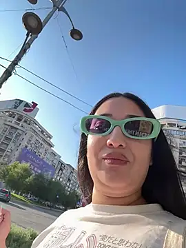ICEDGLOSS – Live XXX-chat