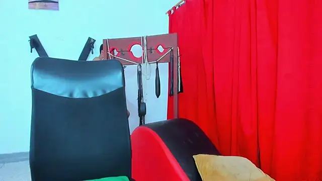 Show Webcam de your_gay_party