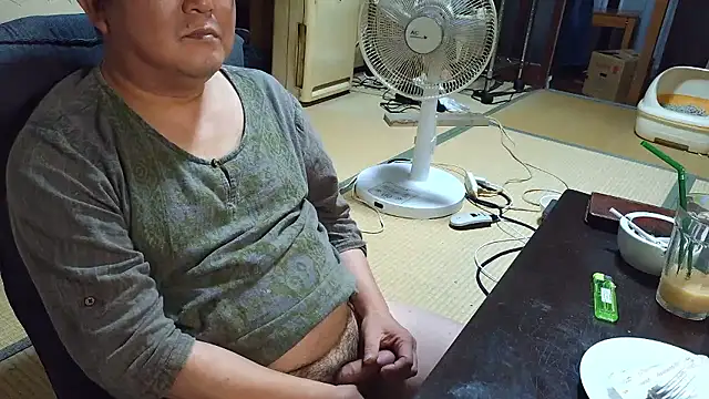 Tkousuke – webcam-show