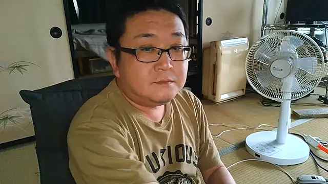 Tkousuke – webcam-show