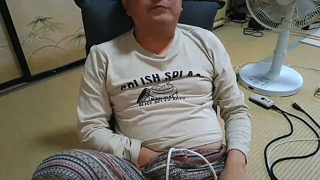 Tkousuke Adlı Modelin Web Kamerası Şovu
