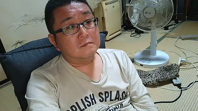 Tkousuke Show in webcam