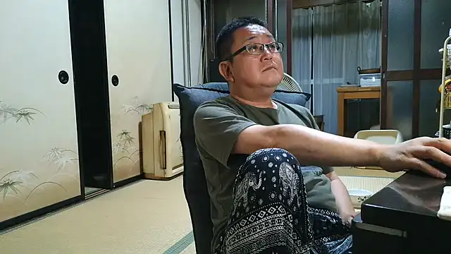 Tkousuke 在線直播表演