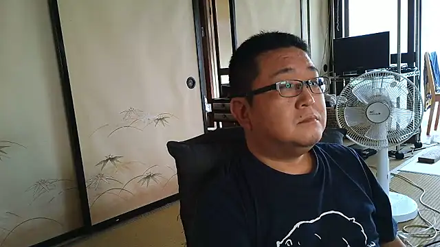 Tkousuke 在線直播表演