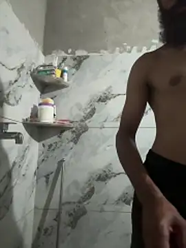 Pokazy przed kamerką – Bhabhi-auntylover