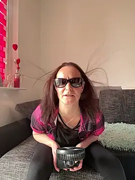 LindaLee90 Webcam-Show