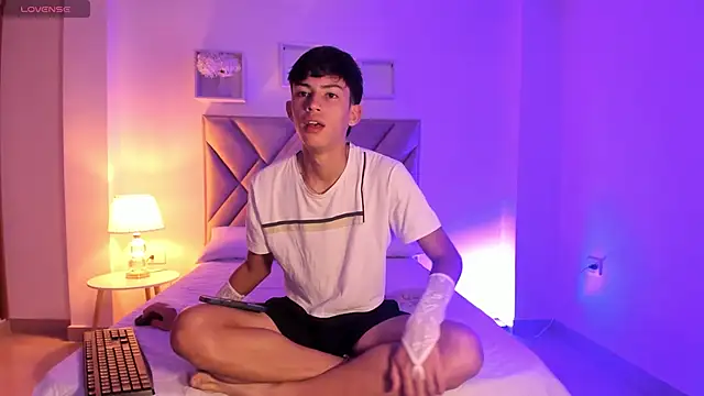 הופעת וובקאם של Baby_noahtt