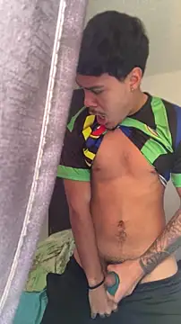 Ugh_Manux's Webcam Show