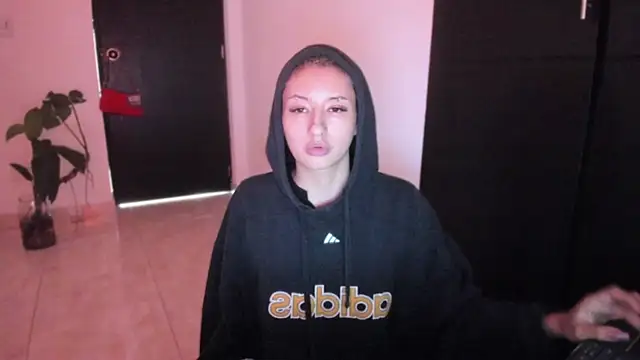 vandalovee_'s Live XXX Chat
