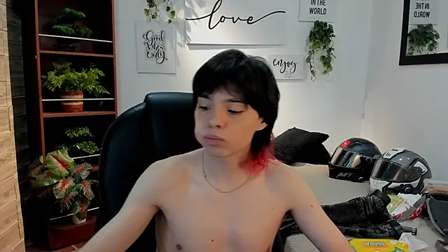 Вебкам-шоу coby_cum