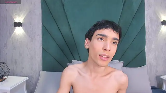 Show modela Andy_vergara1 na web-kameri