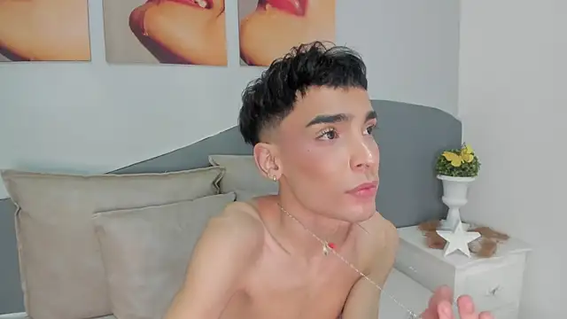 Show modela Andy_vergara1 na web-kameri