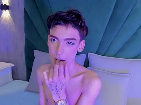 Andy_vergara1 Show in webcam