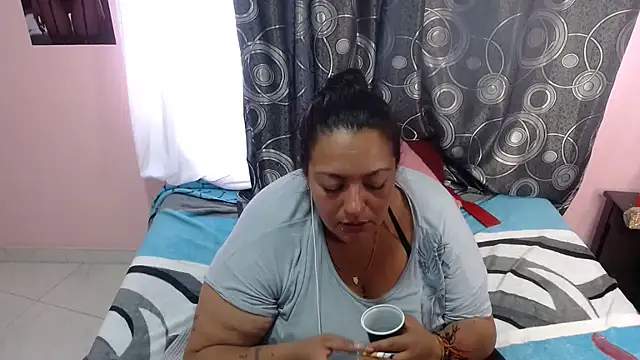 FabritziAPiel লাইভ XXX চ্যাট
