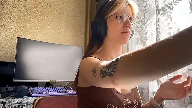 AliceGatesのライブXXXチャット