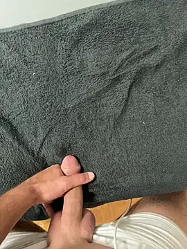 nineteen_M Webcam-Show