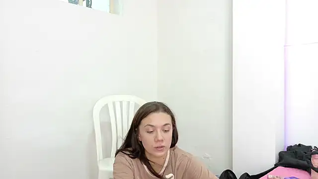 חדר צ'אט בשידור חי של Katia_Rose23