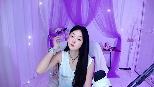 Chat +18 de Tili_Lucky ao vivo