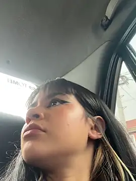 Bell_Mariny Show in webcam