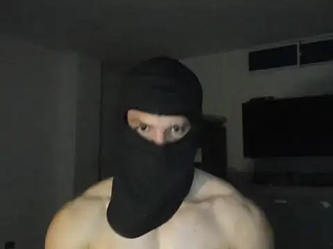 Show modela mysterious_muscles na web-kameri