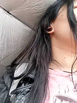 Show modela Bathory777 na web-kameri