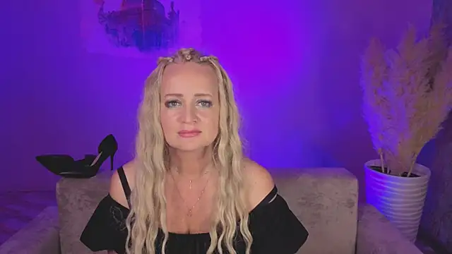 Ingrid_Eriksen élő XXX-chatje
