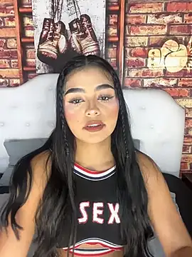 Show modela PippiCharmXXX na web-kameri